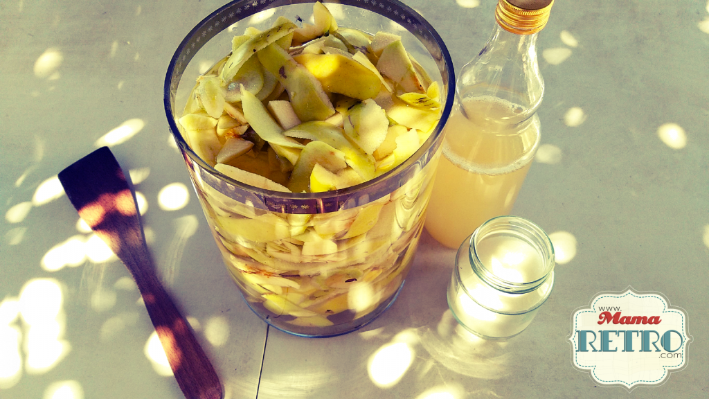 Para hacer vinagre de manzana casero no necesitas más que tiempo, manzanas, agua y azúcar